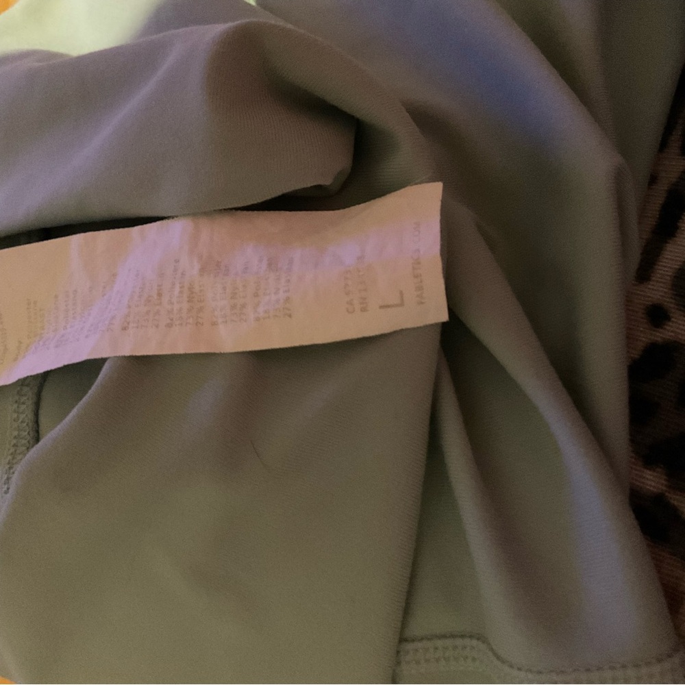 Fabletics PureLuxe Sage Leggings - Picture 4 of 4